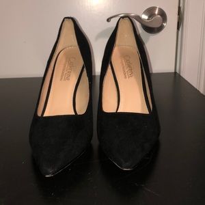 Black pointed toe heels